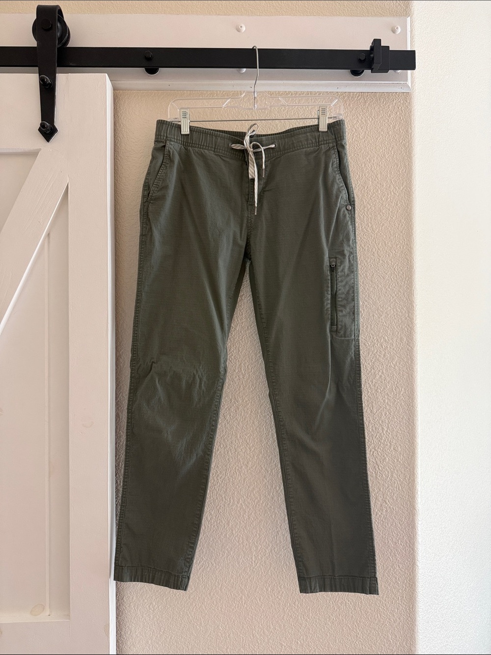 Vuori Army Green Ripstop Jogger Pants with Drawstring